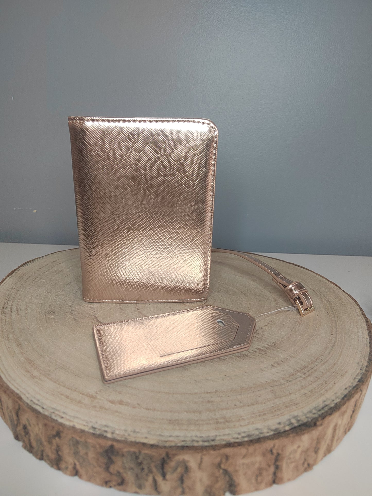 Porte Passeport et étiquette en simili cuir